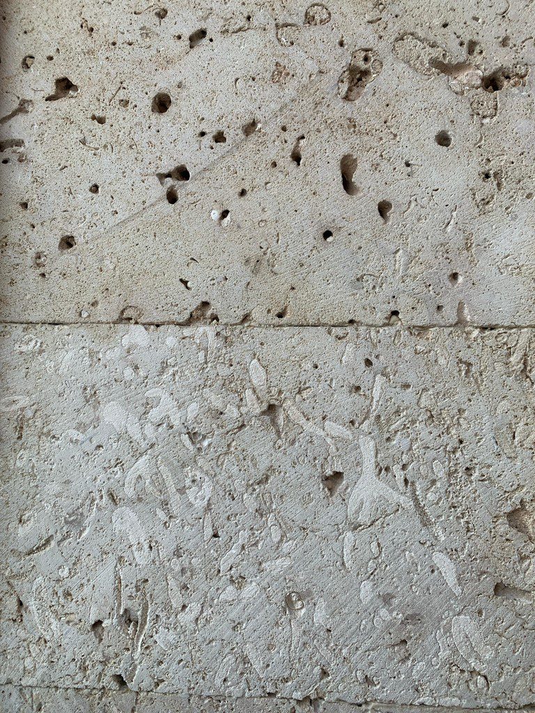 حجر منقبي